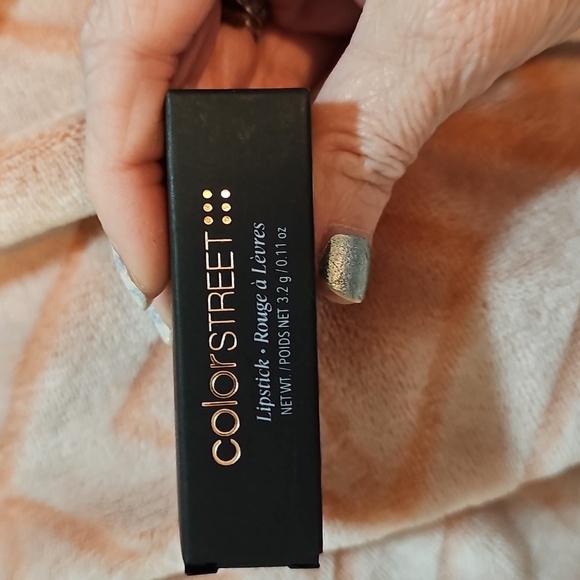 Color Street Flawless Lipstick - Pink (203) - Picture 4 of 4